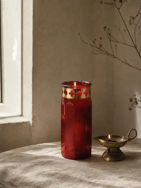 Candles & oil lamps